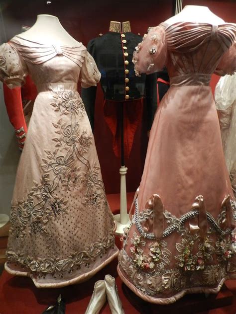 Костюмы императорского двора. | Historical dresses, Vintage gowns ...