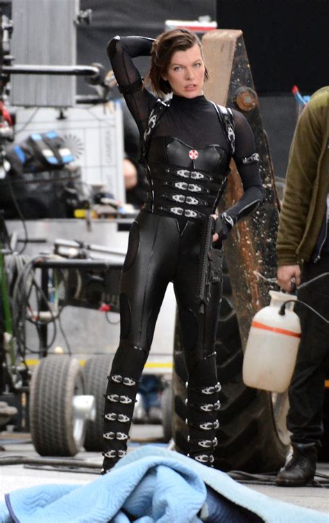 Milla Jovovich Set Photos from Resident Evil: Retribution – HawtCelebs