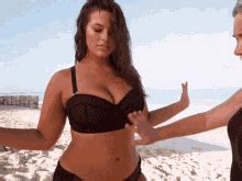 Huge Bouncing Boobs Gif GIFs | Tenor