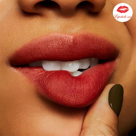 Review Son Kem MAC 982 Đỏ Đất Đẹp Nhất Powder Kiss Liquid Lipcolour