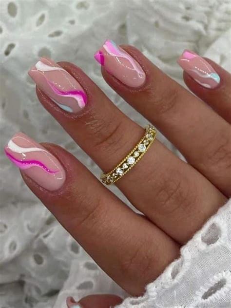 28+ Trendy Swirl Nail Designs To Try Out This Summer