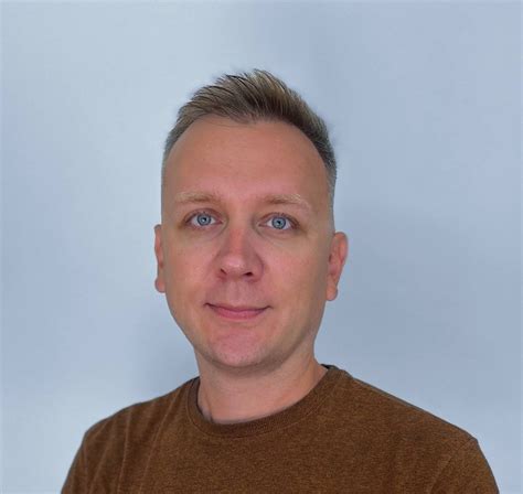 Maksim Kazartsev – Medium