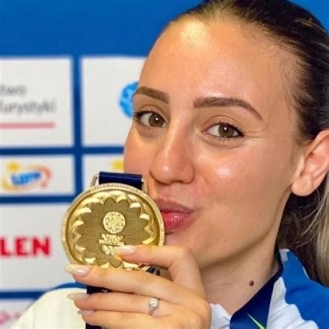 Άννα Κορακάκη: Ποδαρικό στο 2024 με χρυσό μετάλλιο στη Σλοβενία | Jenny.gr
