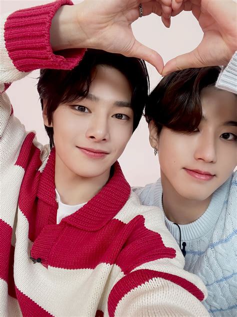 Stray kids on – Artofit