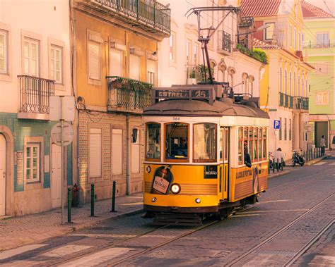 Lisbon, Portugal // Getting lost in the streets with my camera. Best