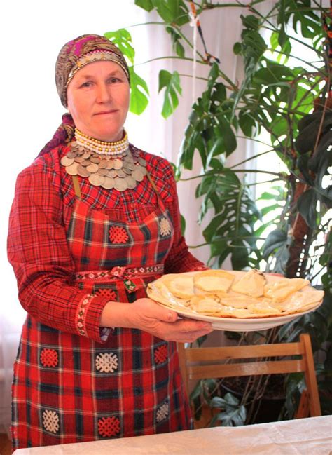 Udmurt | Traditional outfits, Traditional dresses, Fashion