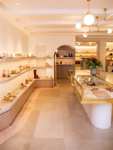 Bobbies Store - Paris - Vieille du Temple - Shoes and Leather Goods