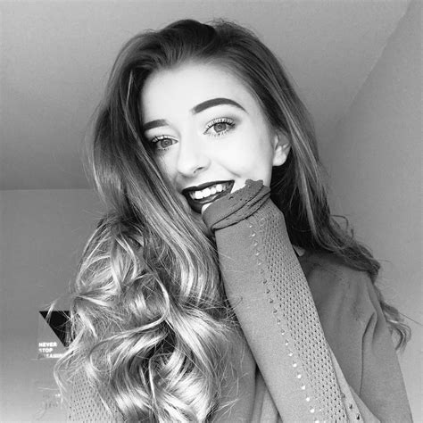 Pin de Vicki Allen em Anastasia Kingsnorth