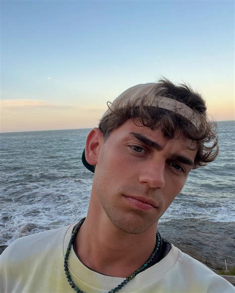 Rena Mazza (@rena_mazza05) • Instagram photos and videos