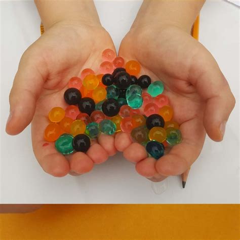 Orbeez science - Inbal's science fun