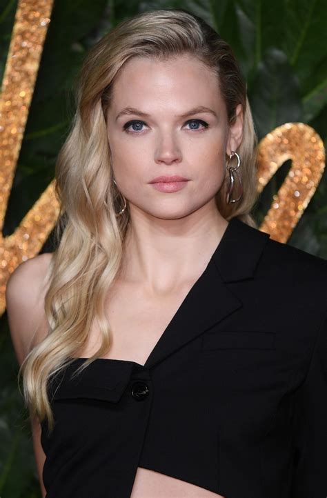 Poldark gabriella wilde - noredmale