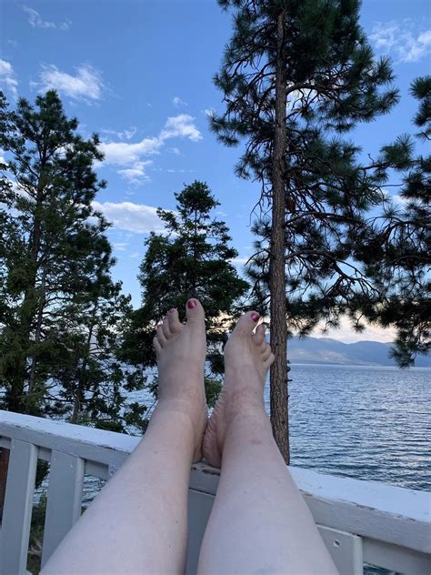 'I have world's biggest size 18 feet – creeps want pics and make