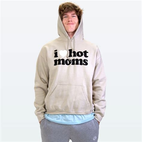 I Heart Hot Moms – Danny Duncan