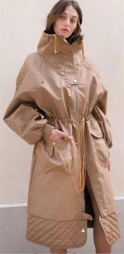 Pin em EUCLID | Moda, Roupa de chuva, Looks street style