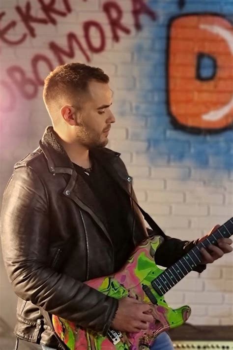 Pavle Dejanić - O nama