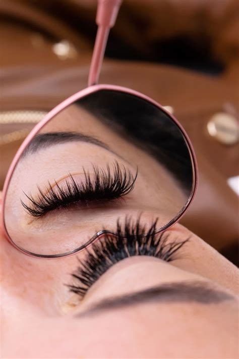 how long are lash clusters supposed to last
