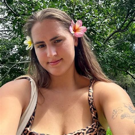 Lily Bennett (@__lilybennett) • Threads, Say more