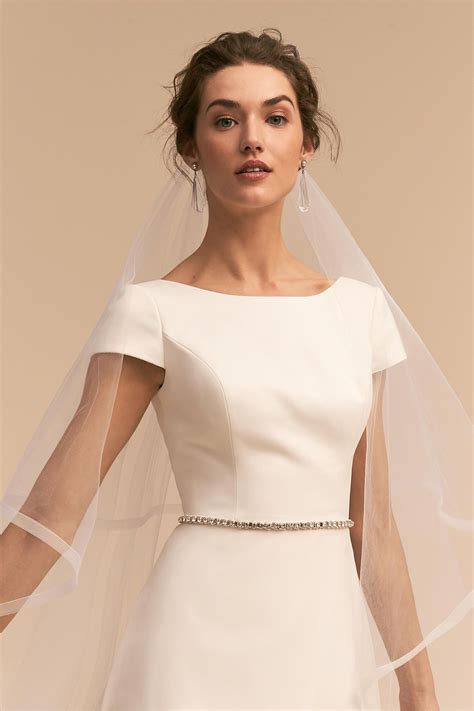 Simple Yet Elegant Wedding Gown / Home for grandiose, quality wise yet