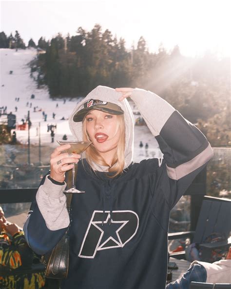 Emma Furr | Extra dirty freaky filthy martinis with a dash of