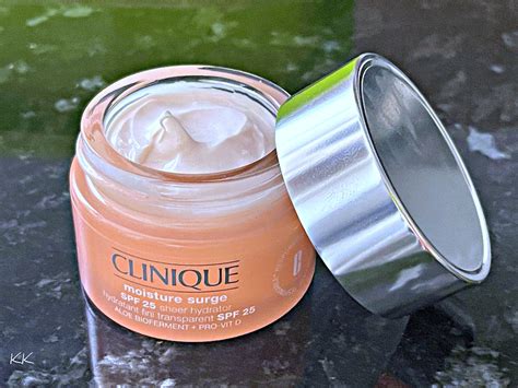 SKINCARE: EIN ZWEITER BLICK AUF DIE CLINIQUE „MOISTURE SURGE SPF 25 ...