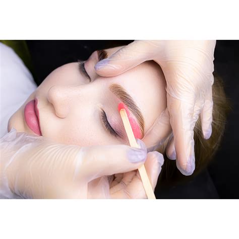 Professional Eyebrow Waxing at Luminous Nail & Beauty Bar