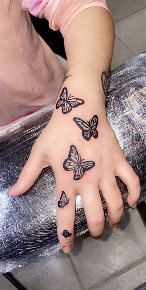 +40 Ideas para hacerse tatuajes de mariposas - TATUAJES CON SIGNIFICADO