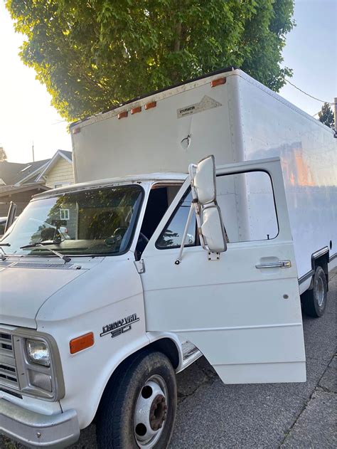 1985 Chevrolet box truck