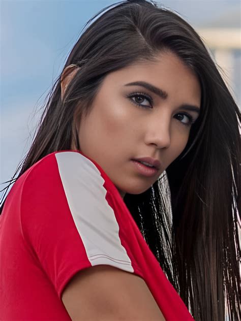 Diana Vazquez (Model) Age, Height, Wiki, Photos, Videos, Career, Bio