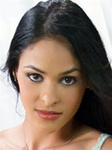 Jasmine Caro | Wiki | Everipedia