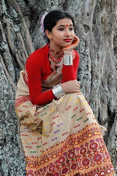 Mekhela Chador: Assam's Handwoven Delight - Sanskriti Cuttack