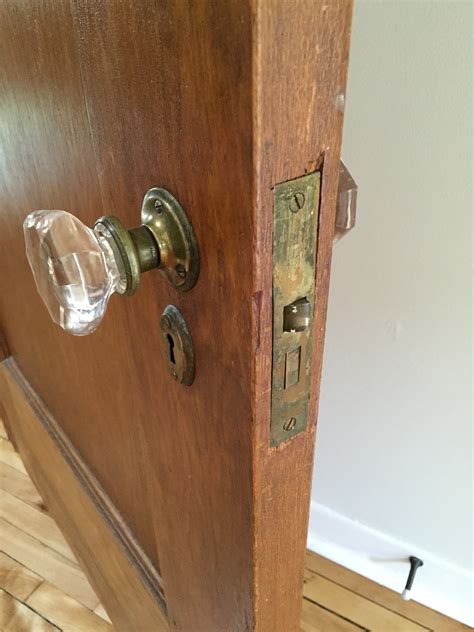 Fix a Broken Doorknob Latch With a Rubber Band : 6 Steps (with Pictures