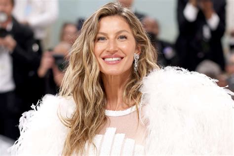 Gisele Bündchen's Met Gala Hair Shined with Sol de Janeiro Hair Oil