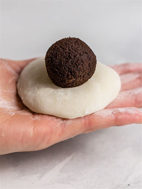 Vegan Chilli Chocolate Mochi | Foodaciously