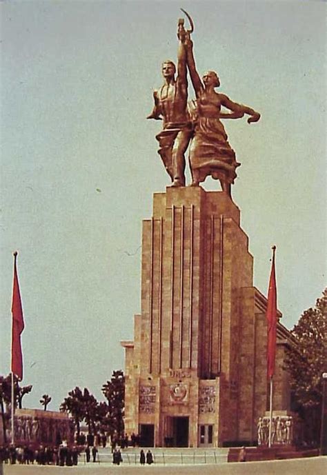Pabellón soviético en la Exposición Internacional de París, 1937 ...