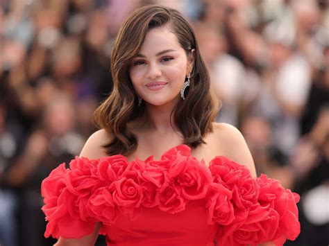 Exclusive Interview: Selena Gomez Opens Up - pym6vv8