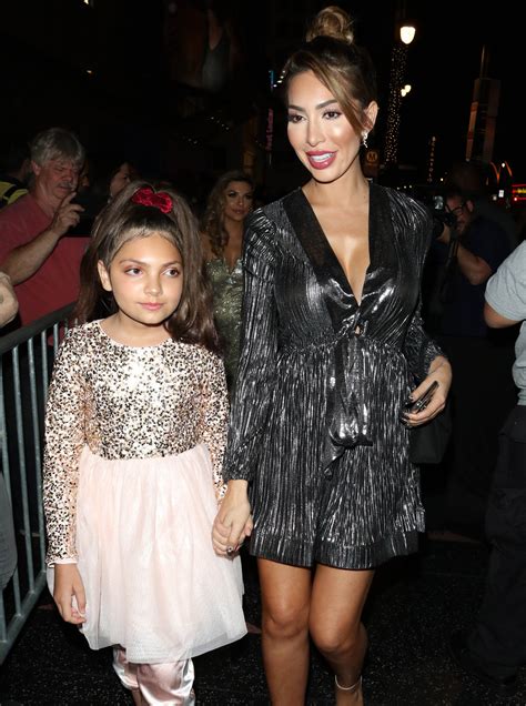 Bikini-clad Teen Mom OG Farrah Abraham blasted for taking 10-year-old