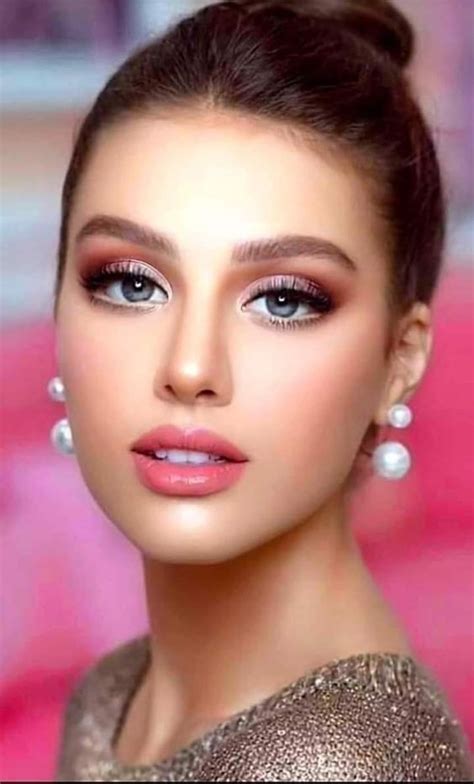 Lyubov Grigorevna : r/PrettyGirls
