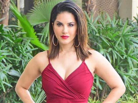 shocking semi nude pic  sunny leone  viral  karnataka govt