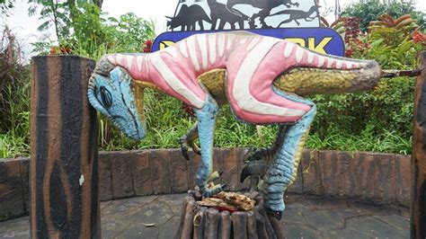 dino park jatim park  batu malang sara neyrhiza praktisi