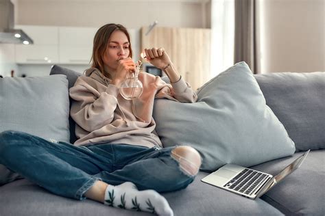 The Top 6 Ways People Consume Marijuana (What Works Best)