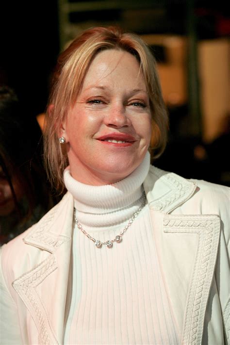 Melanie Griffith deja al descubierto sus moretones tras luchar contra