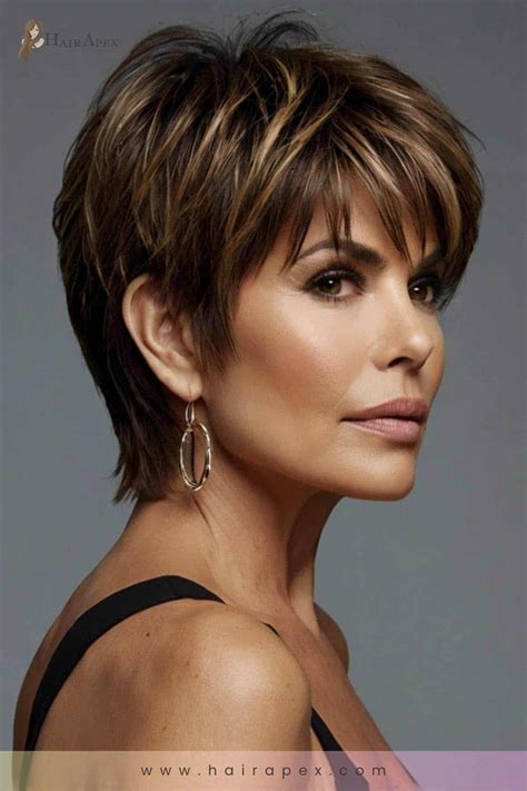 The secret product used to style lisa rinna hair daily 32