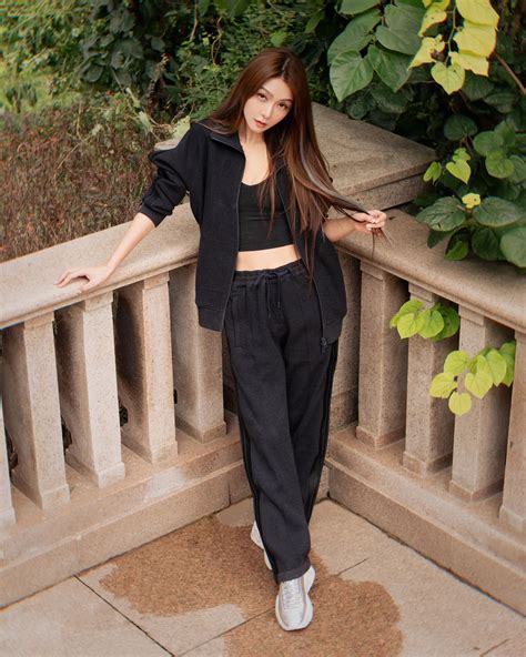 year  xue kaiqi   sweet girl   slender figure shares