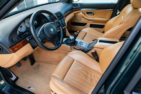 BMW M5 E39 с небольшим пробегом продали дороже новенького M3 | carakoom.com