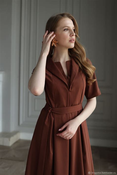 Платье женское деловое PETRA из натуральных тканей шоколадного цвета ...