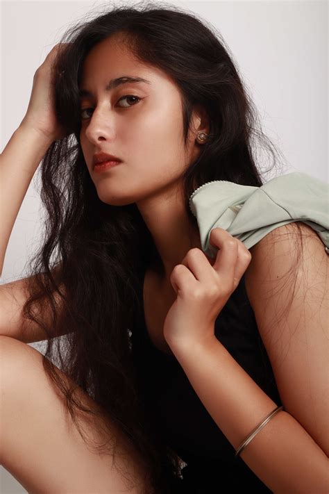 Females | Eclipse - Model Management