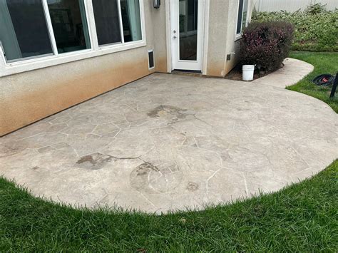 Before and After (Resurfacing, Concrete Staining & Sealing)