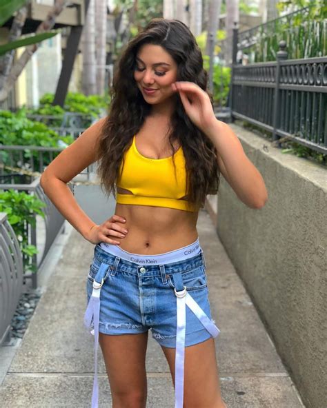 Kira Kosarin Bio, Height, Age, Weight, Boyfriend and Facts - Super
