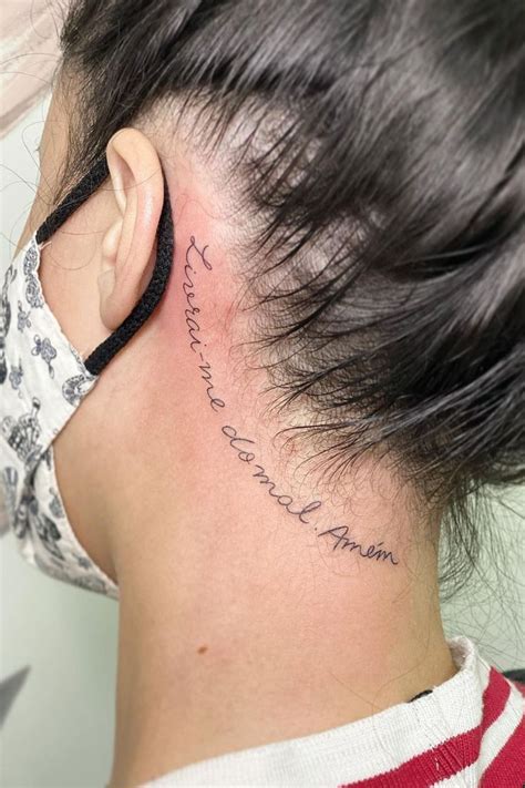 Tatuagem Atras Da Orelha Palavra - Tatuagem Atrás da Orelha para você se Inspirar e fazer sua próxima ...