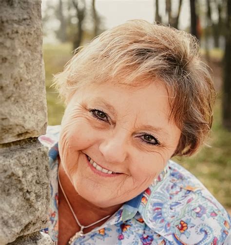 Lynn Holder Bowles | Silver Oaks Funeral & Cremations